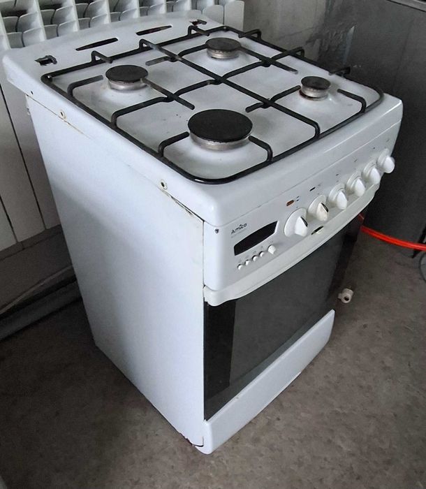 kuchenka gazowo elektryczna