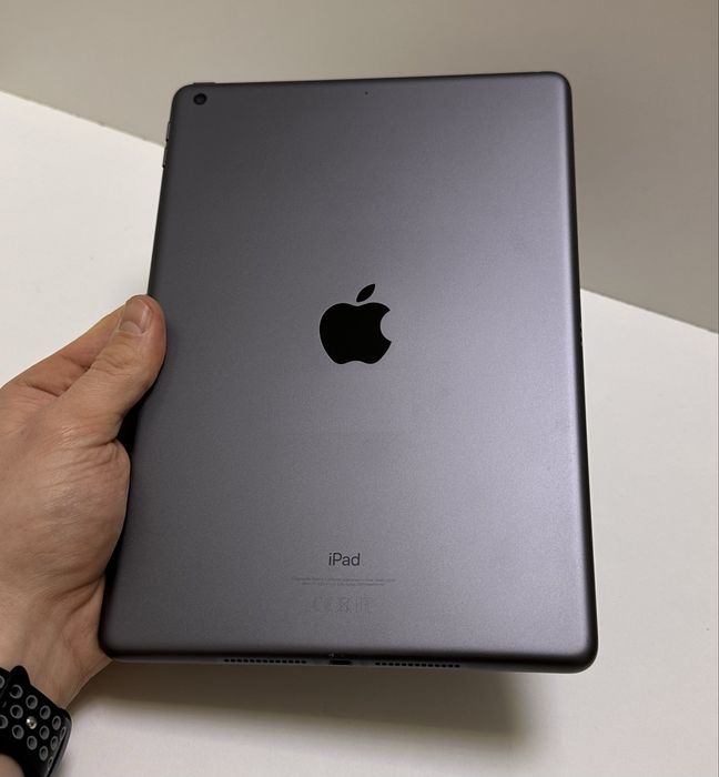 Планшет iPad 7 32GB в ідеалі/ підійде для навчання/переглялу фільмів/