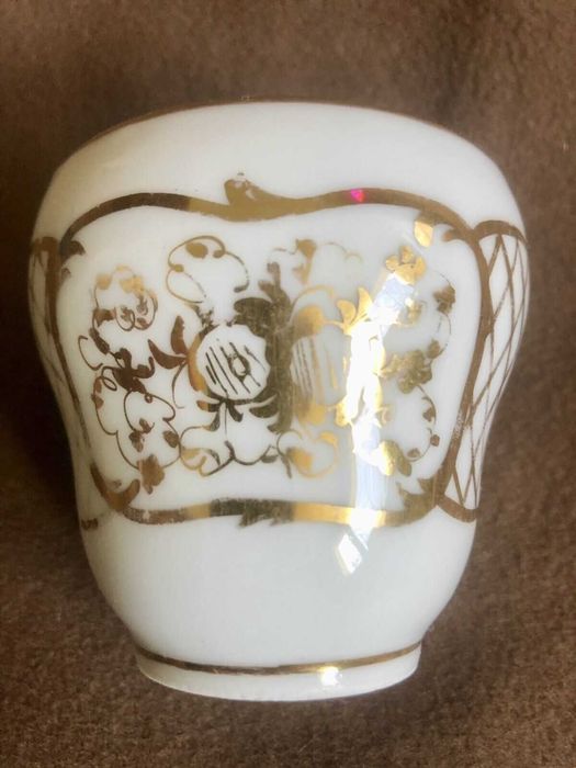 filiżanka złocona antyk cienka porcelana ubita nie sygnowana