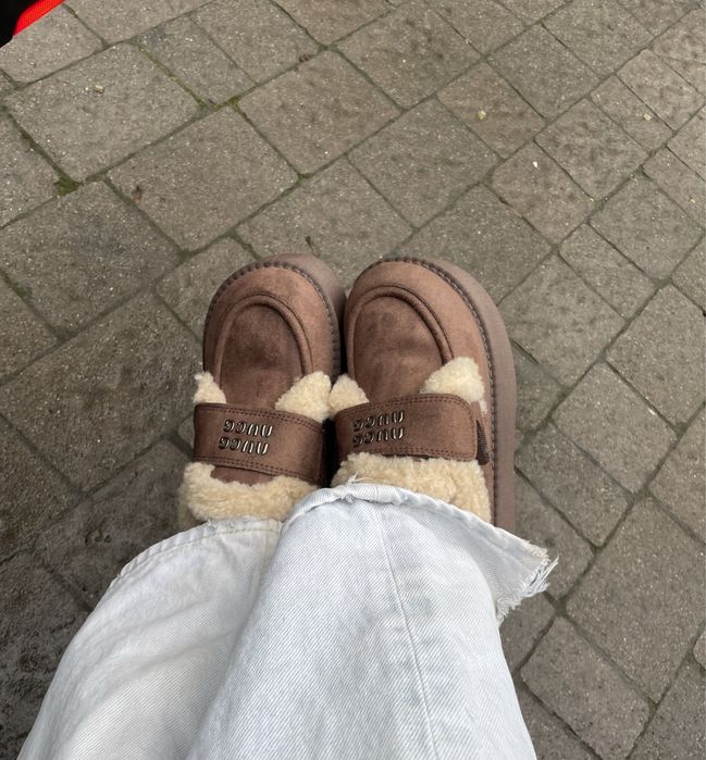 Коричневі жіночі чобітки