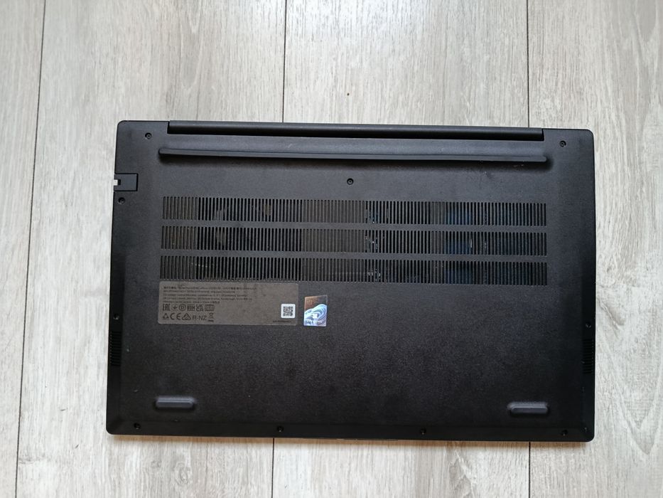 Laptop Lenovo V15 G4 IRU i5 / 16GB RAM / 512GB SSD