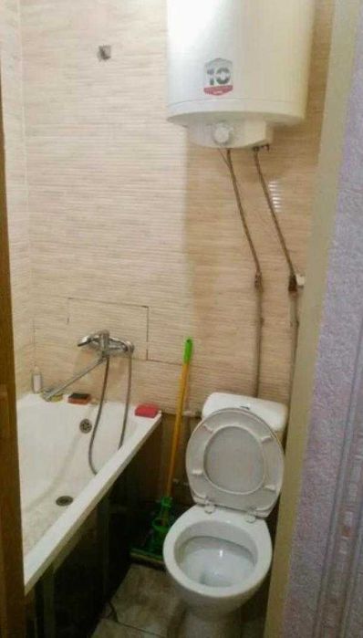 Продам гостинку, 10 хвилин від метро Індустріальна