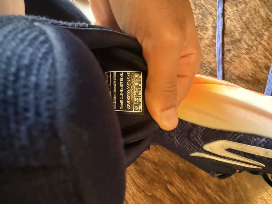 Skechers Aero Spark com placa de carbono