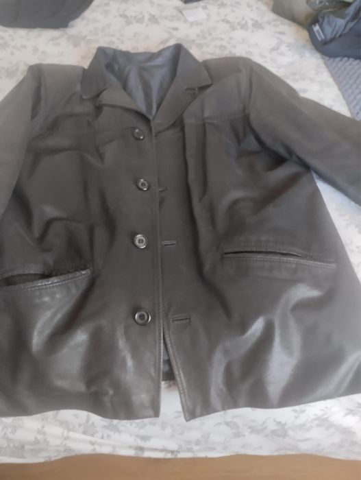 Casacos em pele como novos
