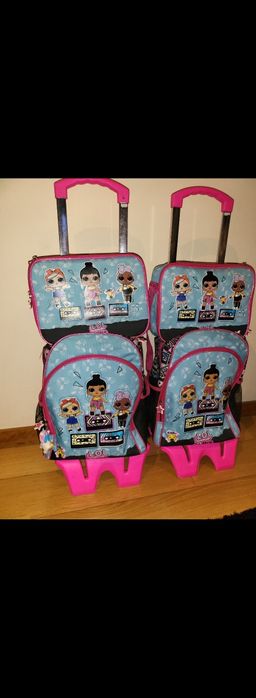 Mochilas com lancheiras e estojos com material incluído