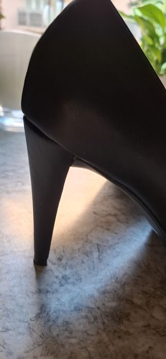 Czarne szpilki czółenka 39 primadonna