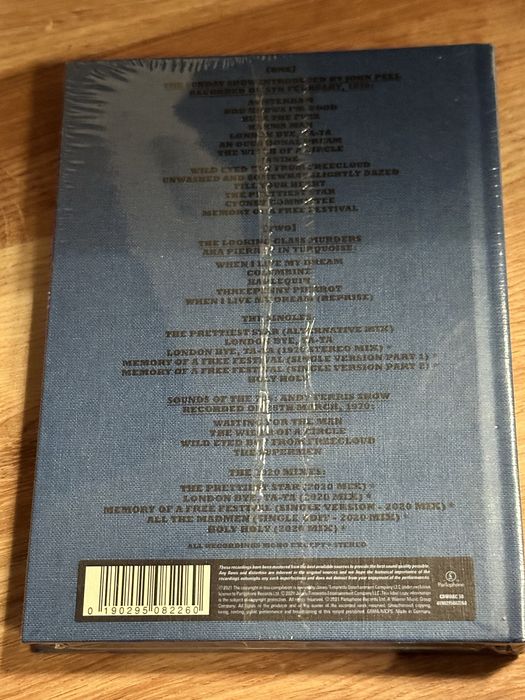 CD i ksiazeczka David Bowie the width of a circle