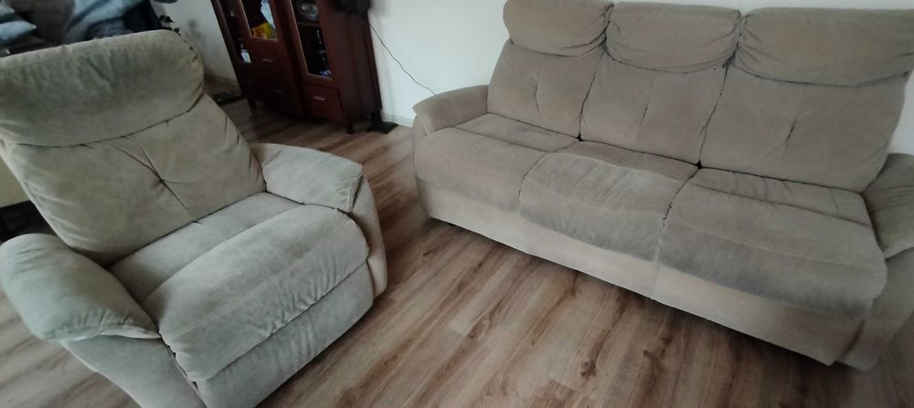 Kanapa oraz fotele z funkcją relaks