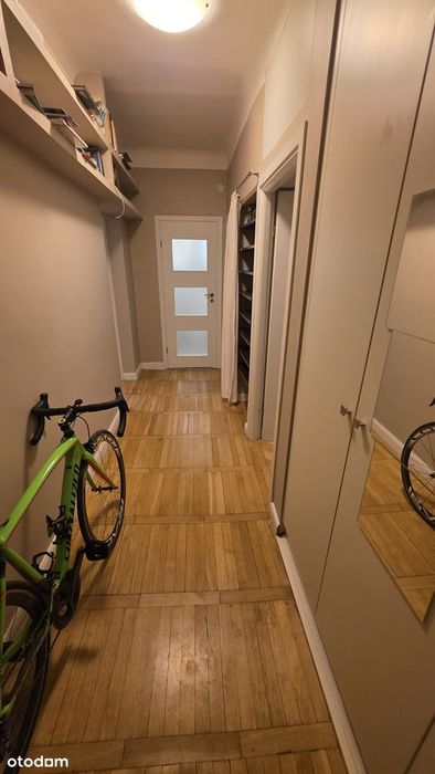 Wynajmę 50m² blisko Łazienek, świetna komunikacja! Od zaraz.