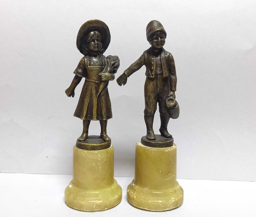 Para wiejskich dzieci, figurki, brąz patynowany, Hans Keck
