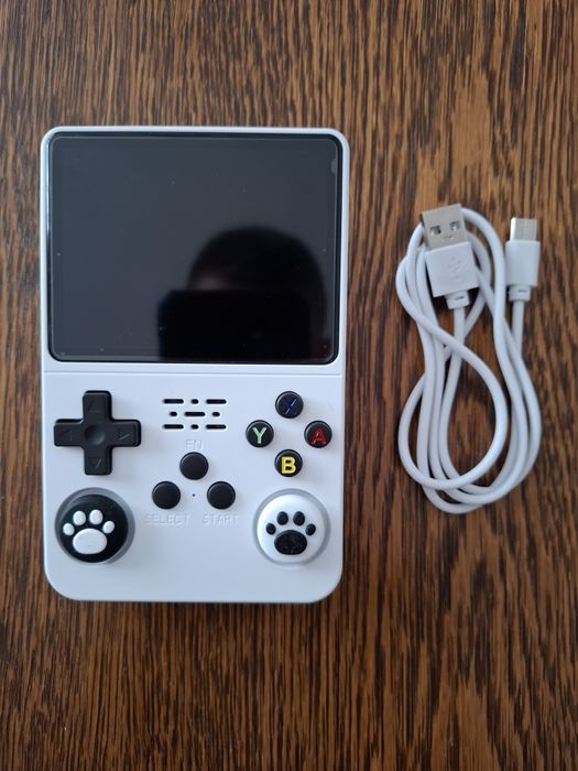 Game console 64GB + etui