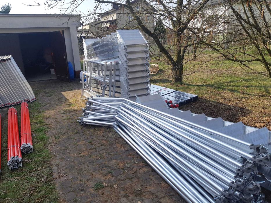 Rusztowanie jezdne, aluminiowe ze schodami - Altrex 5300 - Nowe