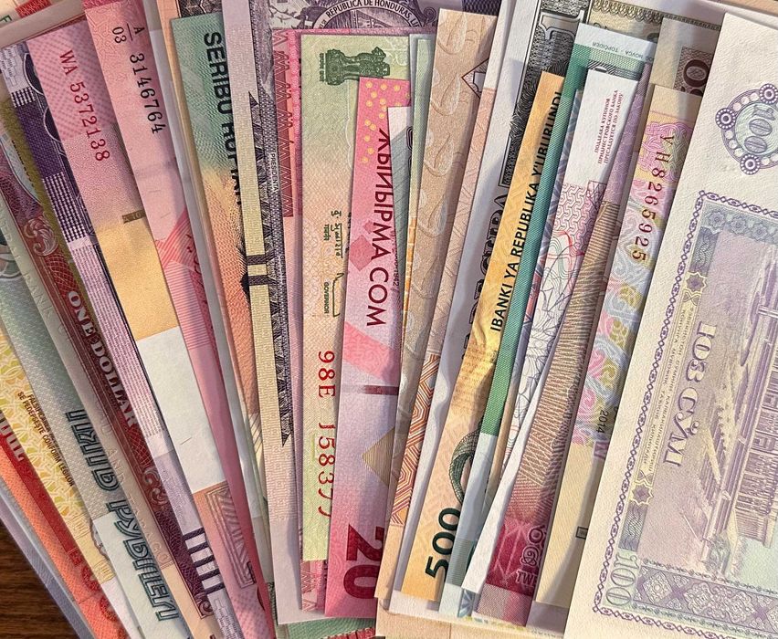 LOTE DE 40 NOTAS NOVAS DE TODO O MUNDO - TODAS UNC