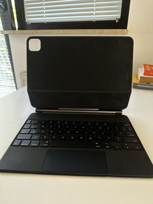 APPLE Magic Keyboard