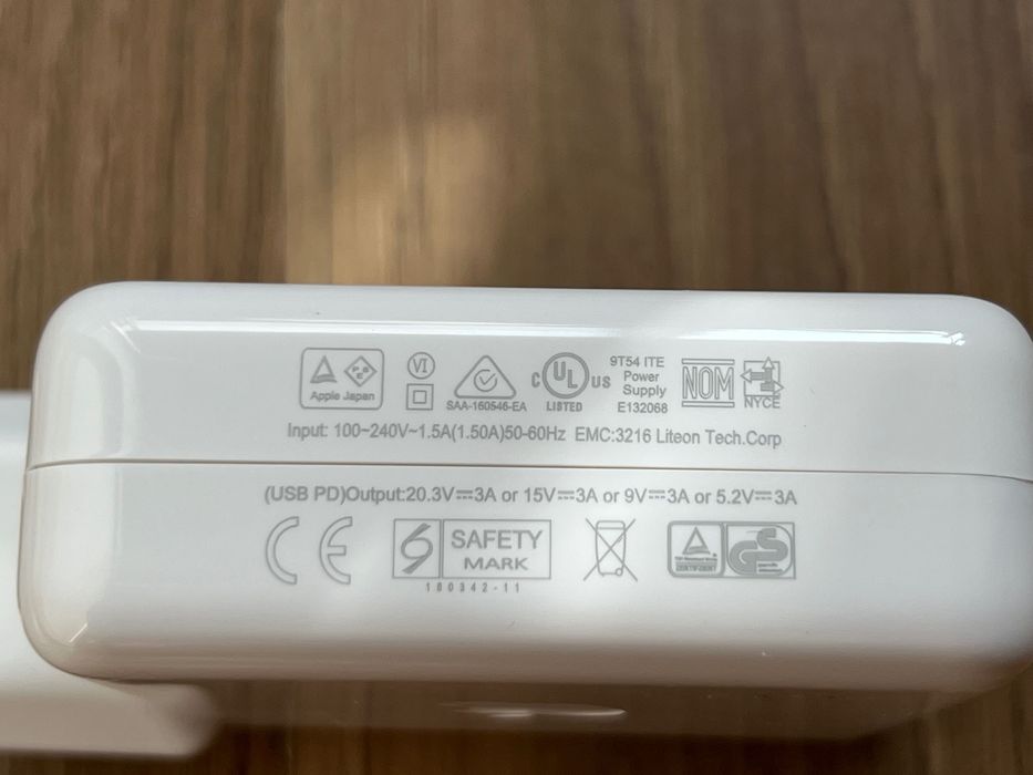 В НАЯВНОСТІ !!! Блок + кабель Apple A1947 61W MacBook Pro