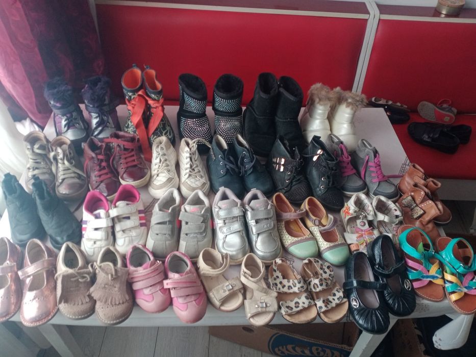 Взуття для дівчаток