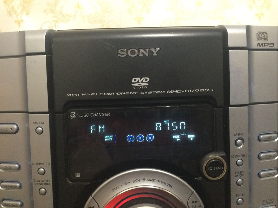 Флагманский Sony MHC-RV777D с колонками по 2х140вт музыкальный центр