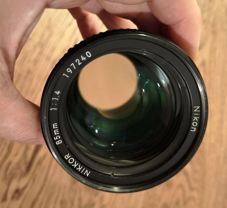 Nikon Nikkor 85mm f/1.4 ai-s