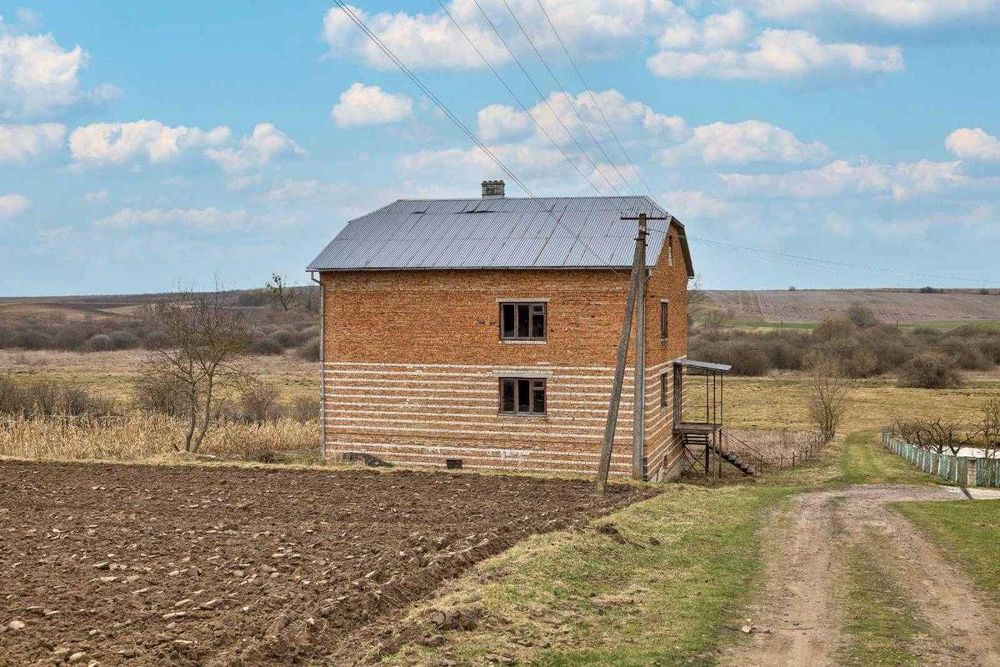 продаж окремий будинок в с.Новий Милятин під пансіонат або реаб.центр без комісії для покупця