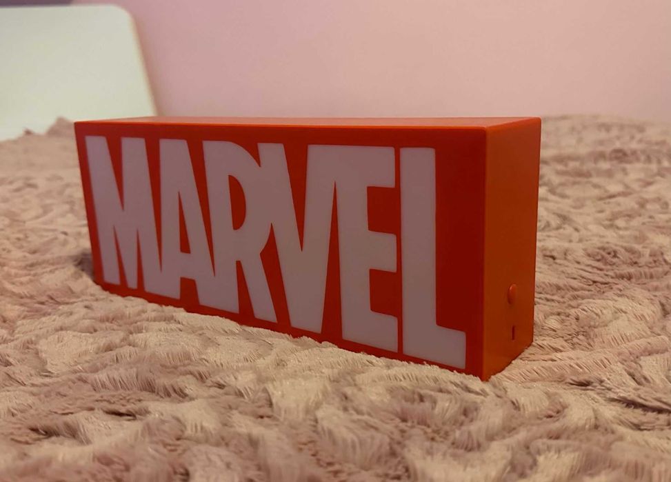 MARVEL Presence Light470699212454635520