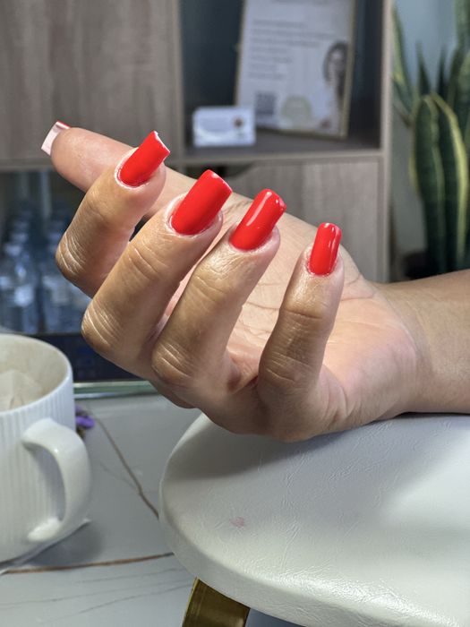 Unhas de gel e gelinho