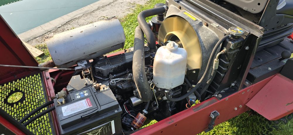 Corta relvas Toro Groundmaster 223D