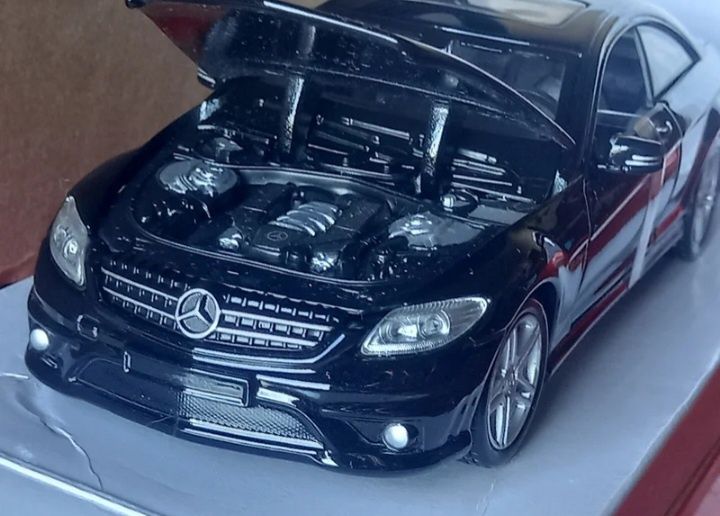 Maisto escala 1/24 Mercedes-Benz GL63 amg