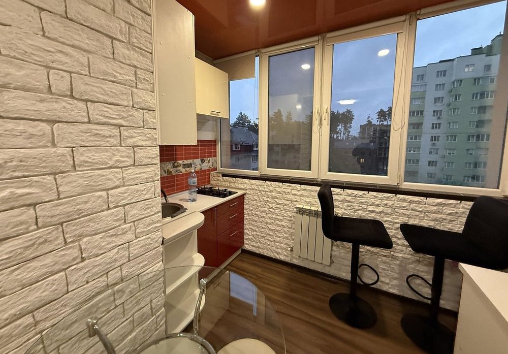 Продам терміново ! Квартира з ремонтом меблями та технікою, 1-кімн., 37 м², Ірпінь. Поруч центральний парк