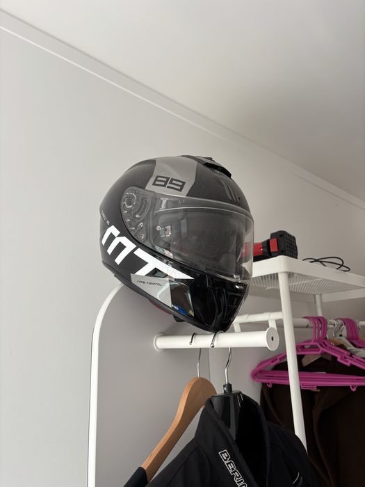 Capacete MT com intercomunicador