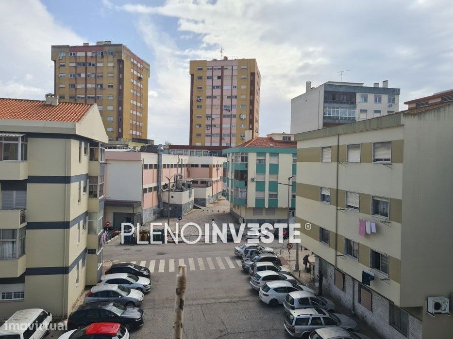 T2 Totalmente Remodelado com Varanda nas Paivas