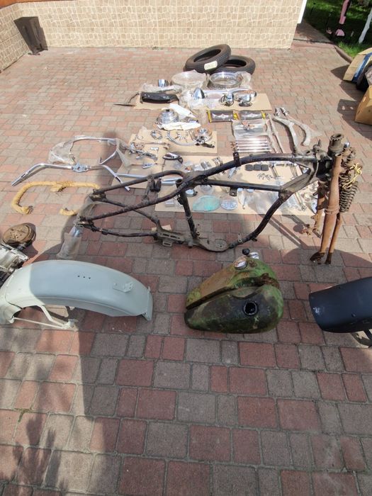 Продам бак , двигун , коробку на Хардей Wla 42.