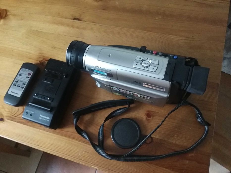 Sprzedam kamerę Panasonic NV-VS4