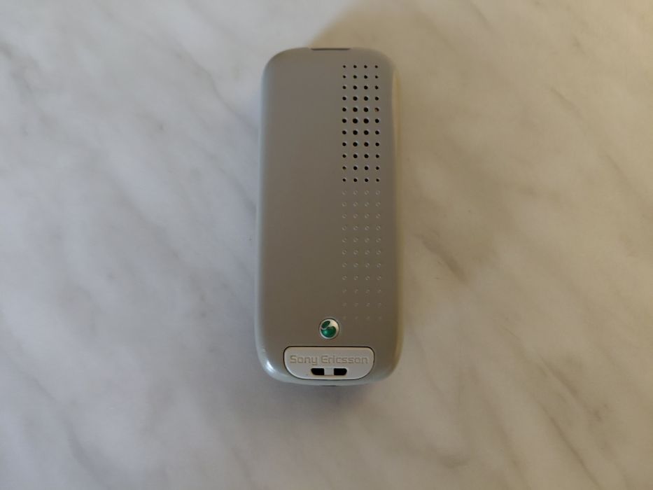 Telefon Sony Ericsson J220i