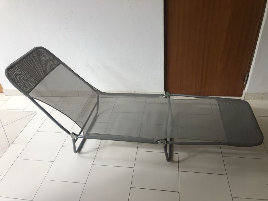 Espreguiçadeira dobrável em bom estado