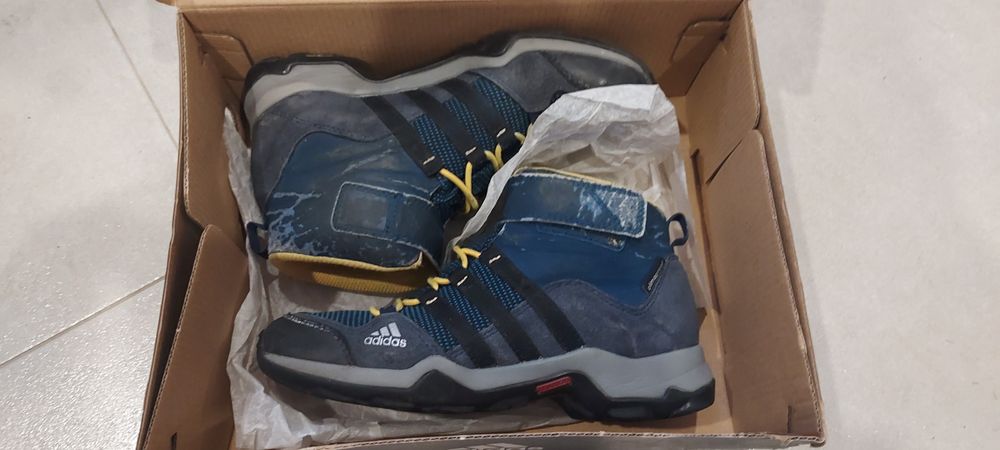 Buty zimowe ADIDAS rozmiar 33 stan idealny
