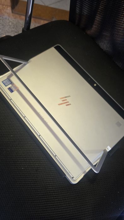 HP Elite x2 1012 G2 i7 7a Gen 8GB RAM 128GB SSD