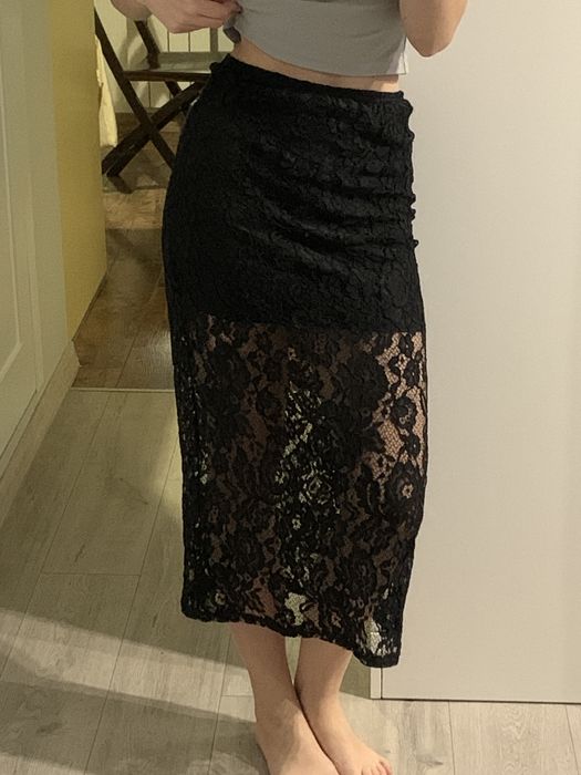 Спідниця міді з мереживом