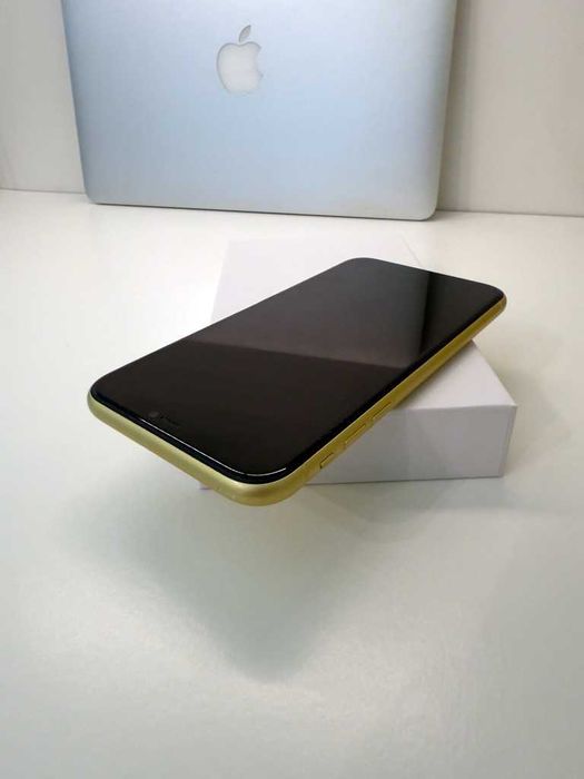 Apple iPhone 11・128GB・Amarelo (Fatura e Garantia)