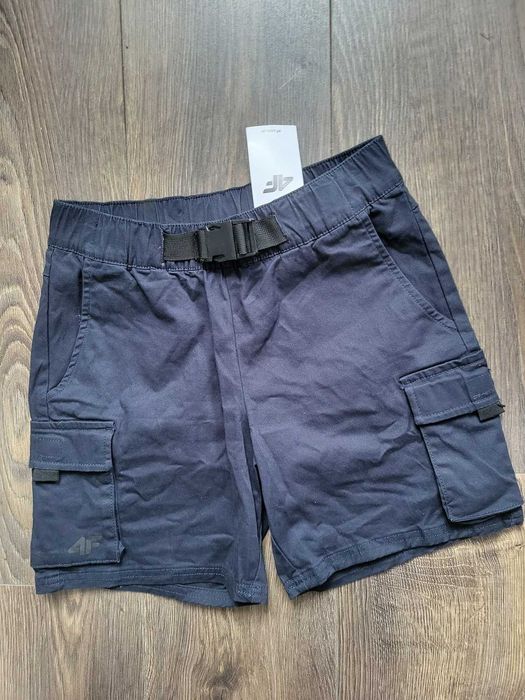4F spodenki granatowe 146