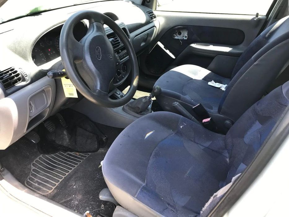 Renault Clio 1.2 5P 1999 - Para Peças