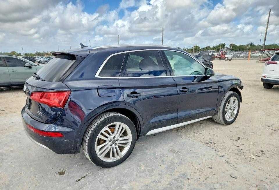 Двері праві передні і задні Audi Q5 80A 2018-2024, оригінал зі США, колір LX5R — розборка Ауді Ку5 80А, дверь правая передняя задняя