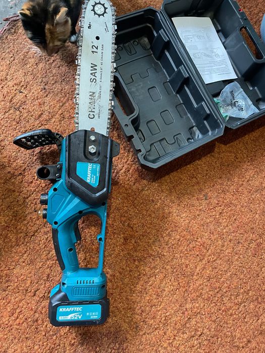 Акумуляторна ланцюгова пилка Kraftec 52V
