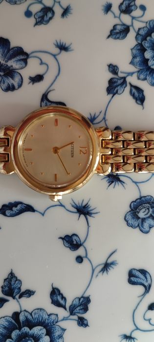 Relógio Citizen de aço dourado