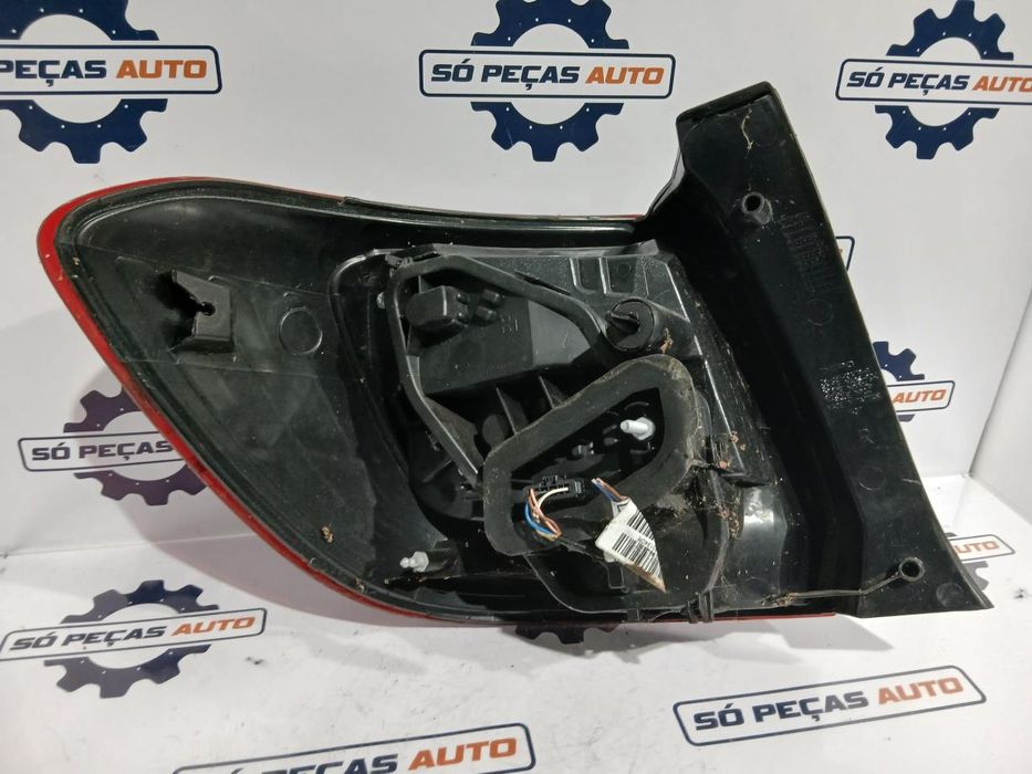 FAROLIM DIREITO BRANCA DACIA SANDERO STEPWAY 0.9TCE ANO: 2013