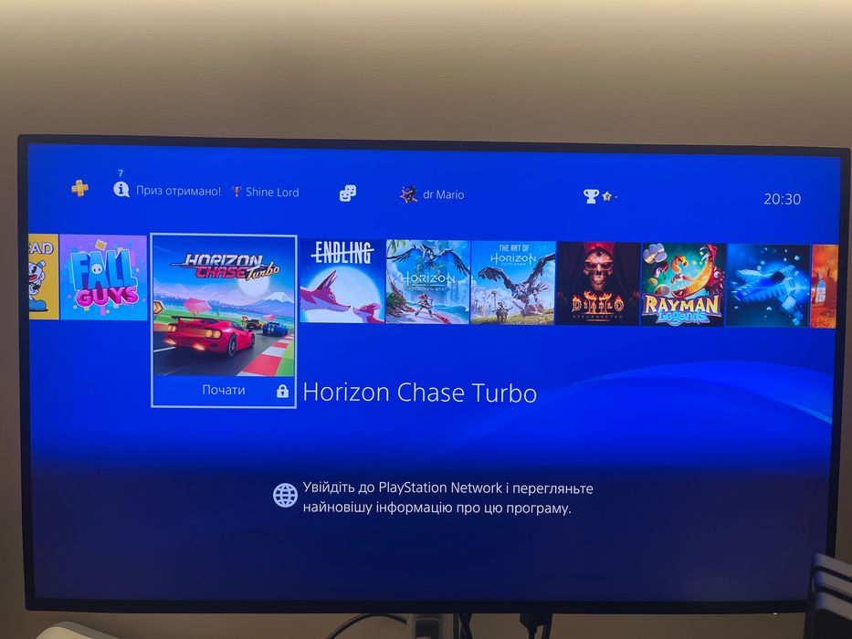 PS4 Pro 1Tb + 2 геймпади