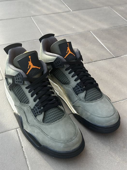 Air Jordan 4 undefeated