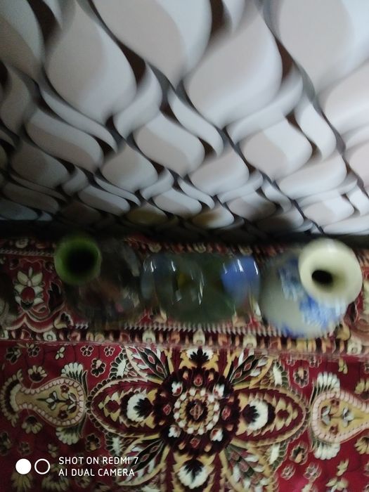 Вазa для квітів .Залишилася 1 та що зліва.