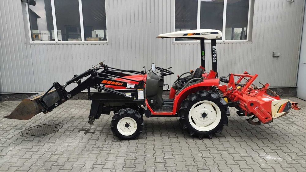 Japoński traktorek Yanmar AF 17 z glebogryzarką TUR 4x4 17 KM Rewers