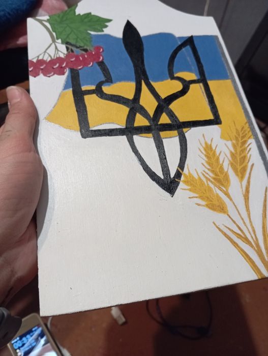 Продам дерев'яну доску ручної роботи.