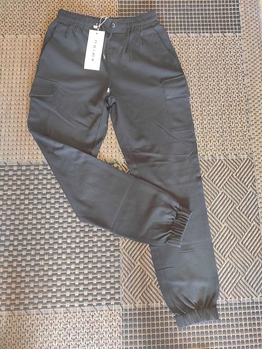 Nowe czarne spodnie bojówki 36